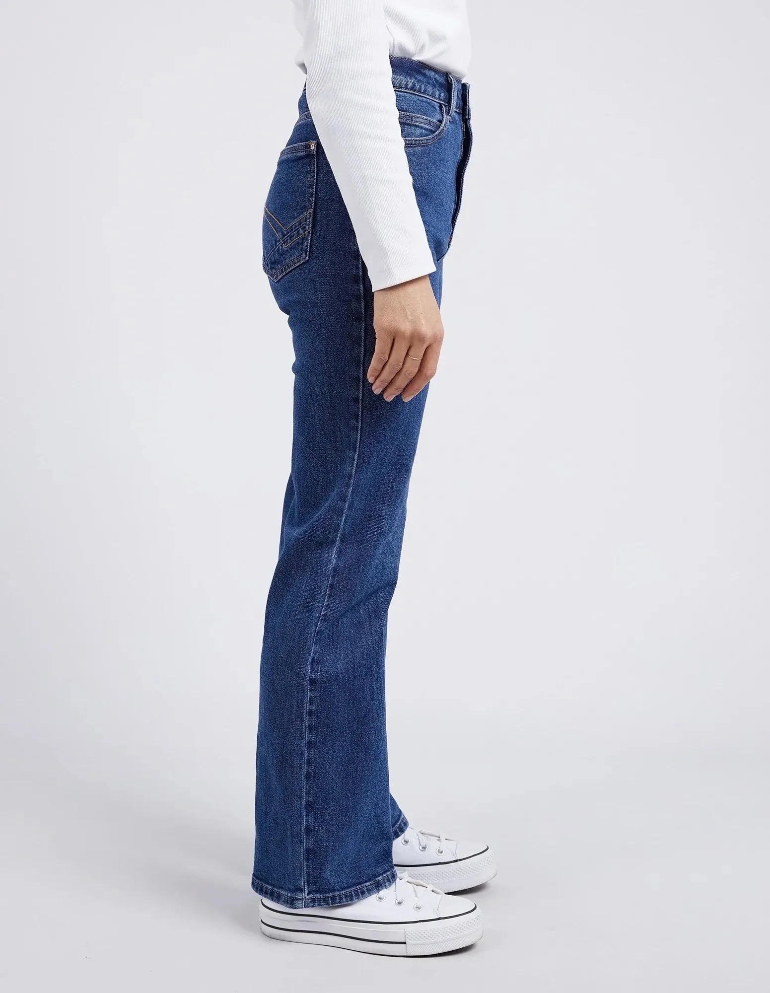 CLARA BOOTLEG JEANS DARK BLUE WASH